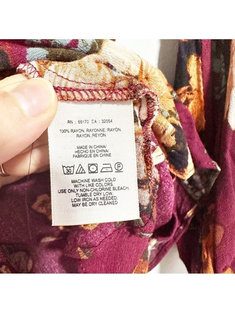 Anthropologie HD in Paris Gail Wrap Blouse Floral Top Deep V Neckline Size US 6 - Picture 12 of 12